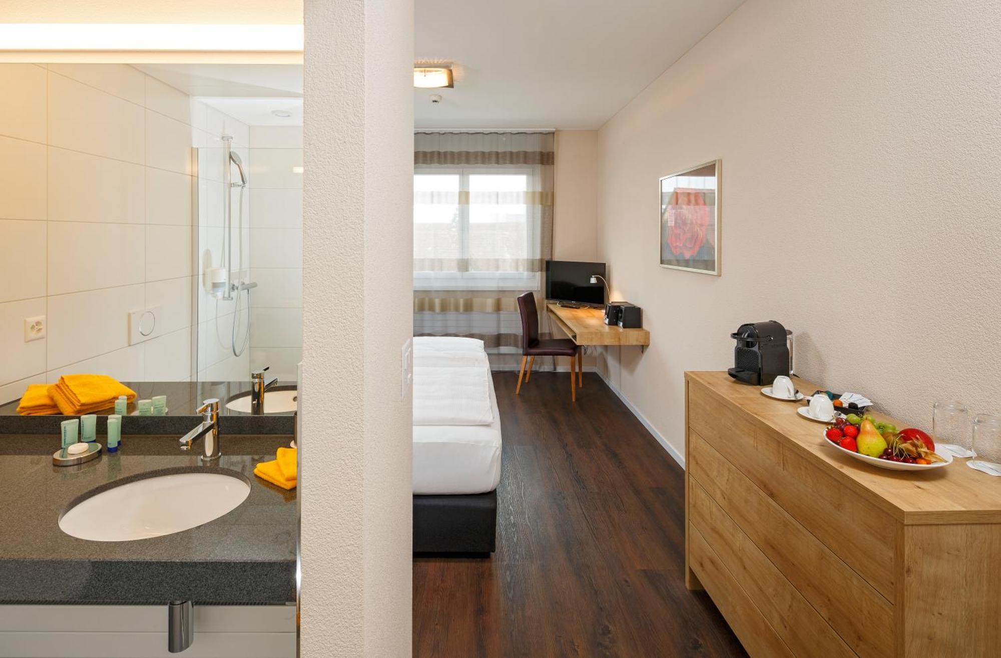 Villmergen Swiss Quality Hotel Exterior photo